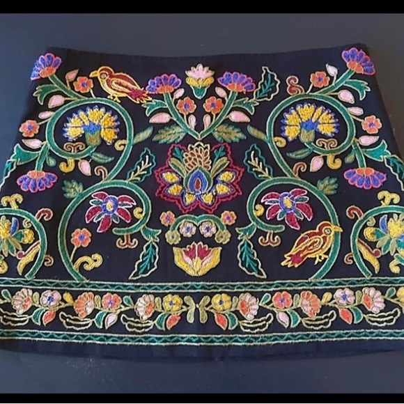 Zara embroidered skirt - Picture 2 of 5